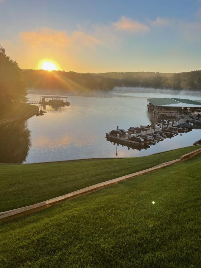 Family Fun Lakefront Condo At Parkview Bay Osage Beach Bagian luar foto